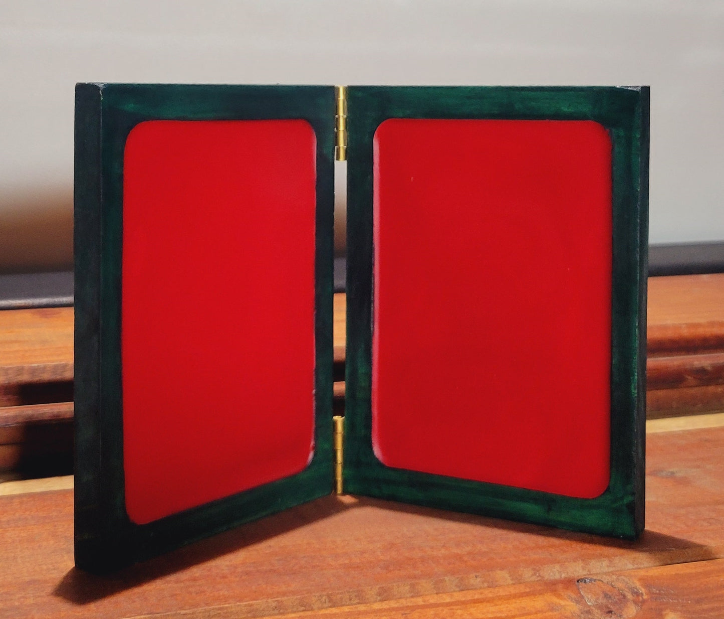 Waxbook with Stylus (Green and Red)