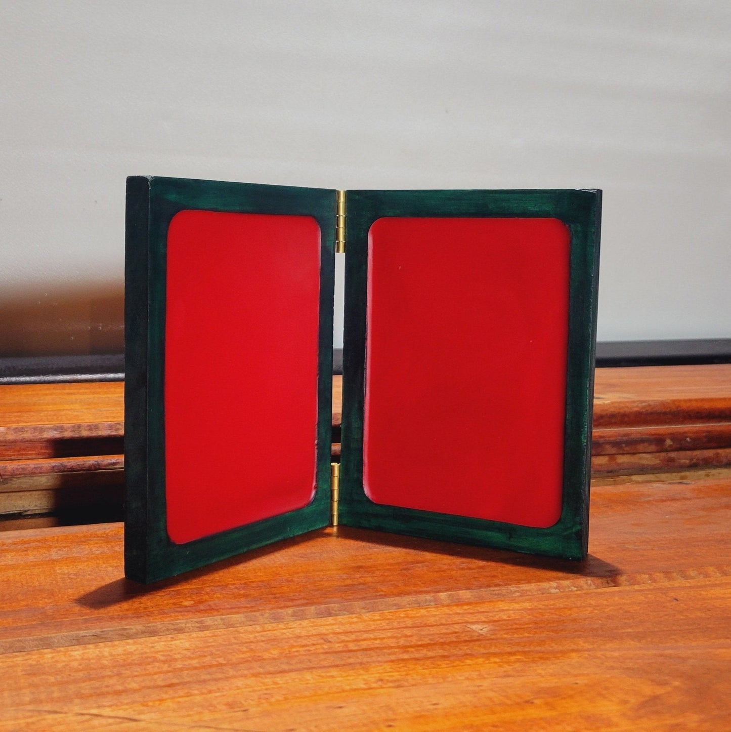 Waxbook with Stylus (Green and Red)